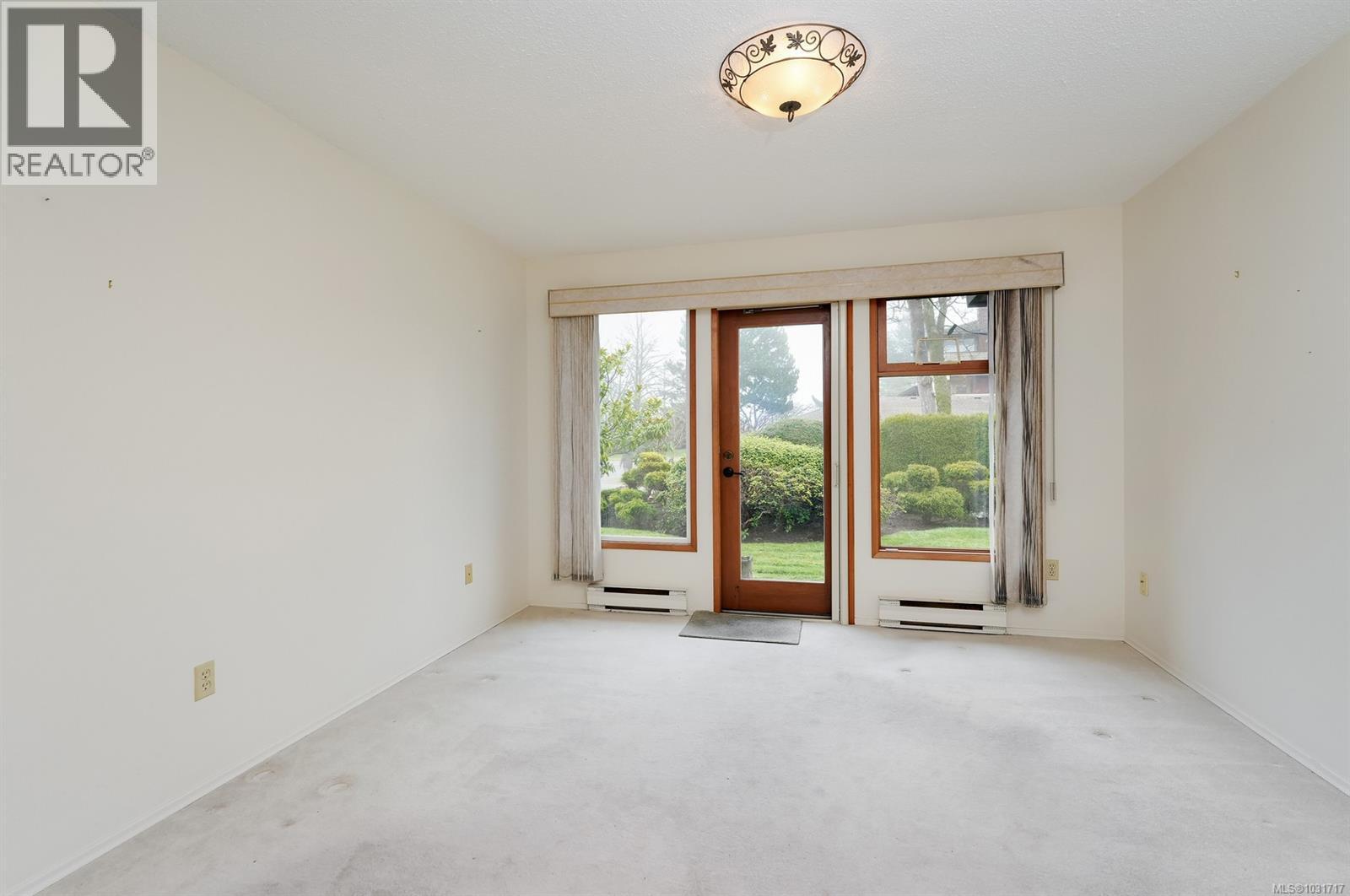 159 2345 Cedar Hill Cross Road, Oak Bay