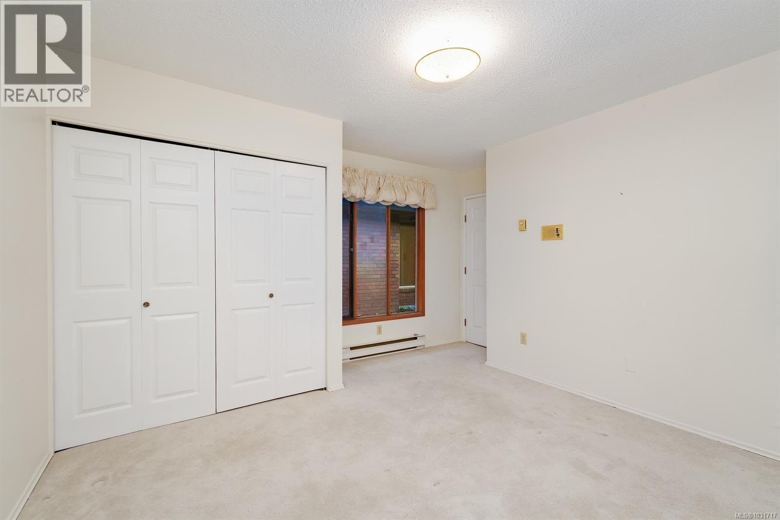 159 2345 Cedar Hill Cross Road, Oak Bay