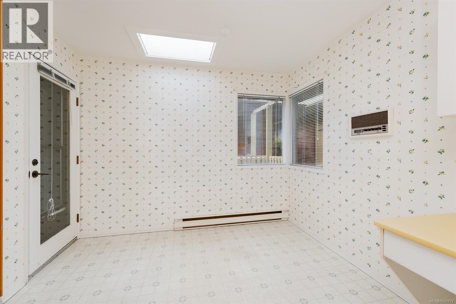 159 2345 Cedar Hill Cross Road, Oak Bay