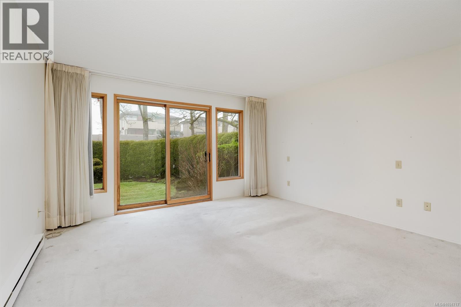 159 2345 Cedar Hill Cross Road, Oak Bay