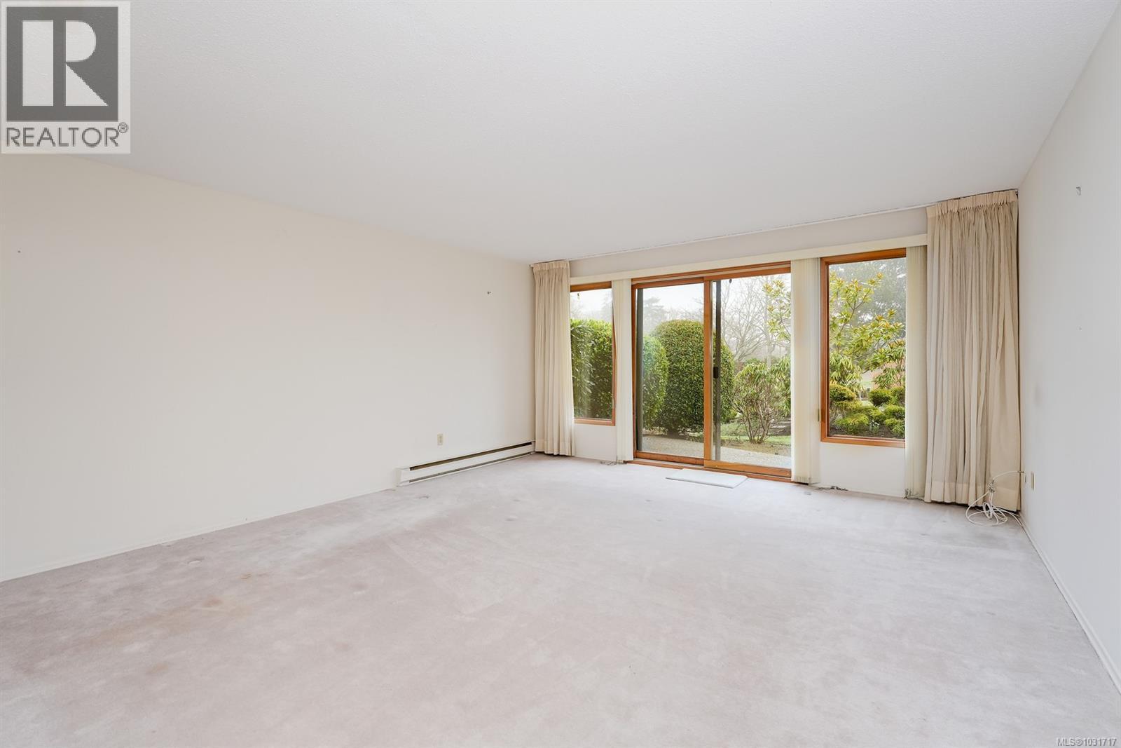 159 2345 Cedar Hill Cross Road, Oak Bay