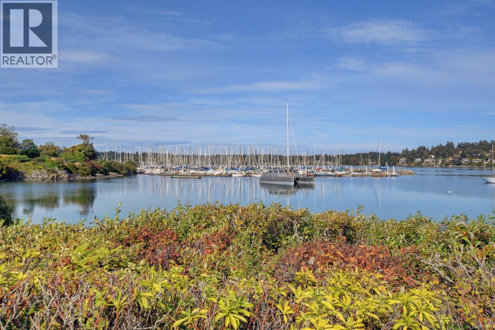 159 2345 Cedar Hill Cross Road, Oak Bay