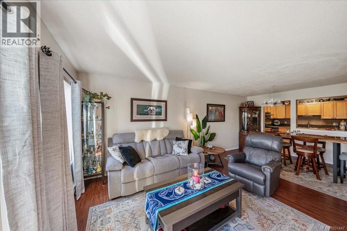 33 2055 GALERNO Rd, Campbell River