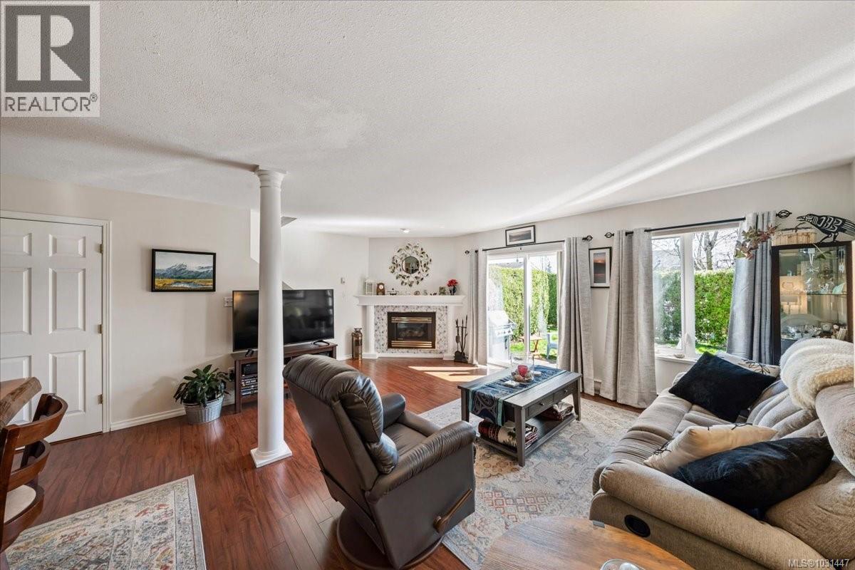 33 2055 GALERNO Rd, Campbell River