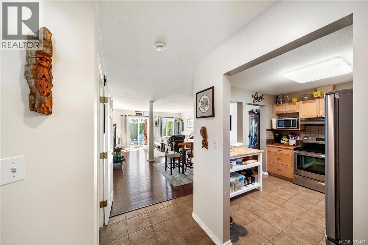 33 2055 GALERNO Rd, Campbell River