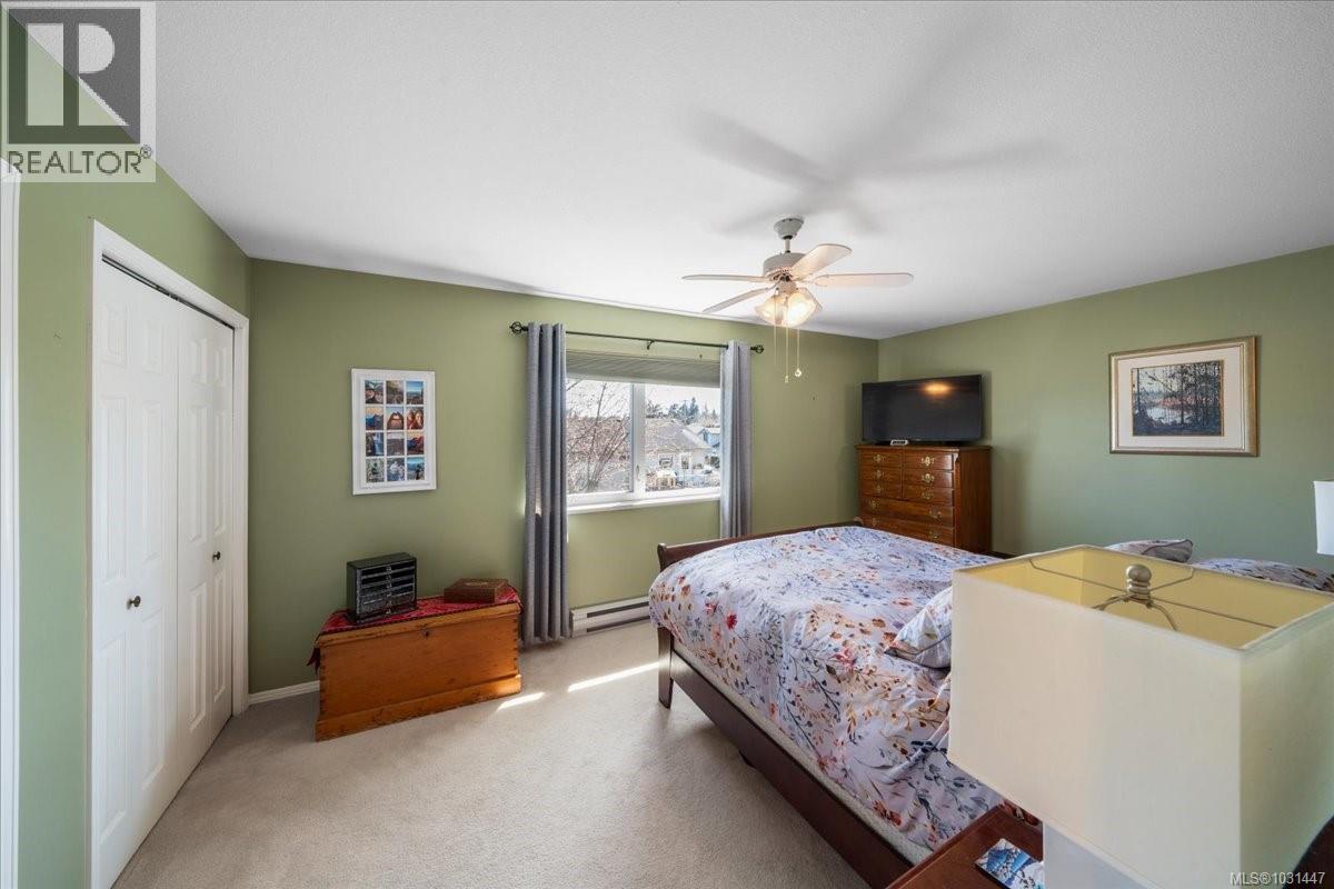 33 2055 GALERNO Rd, Campbell River