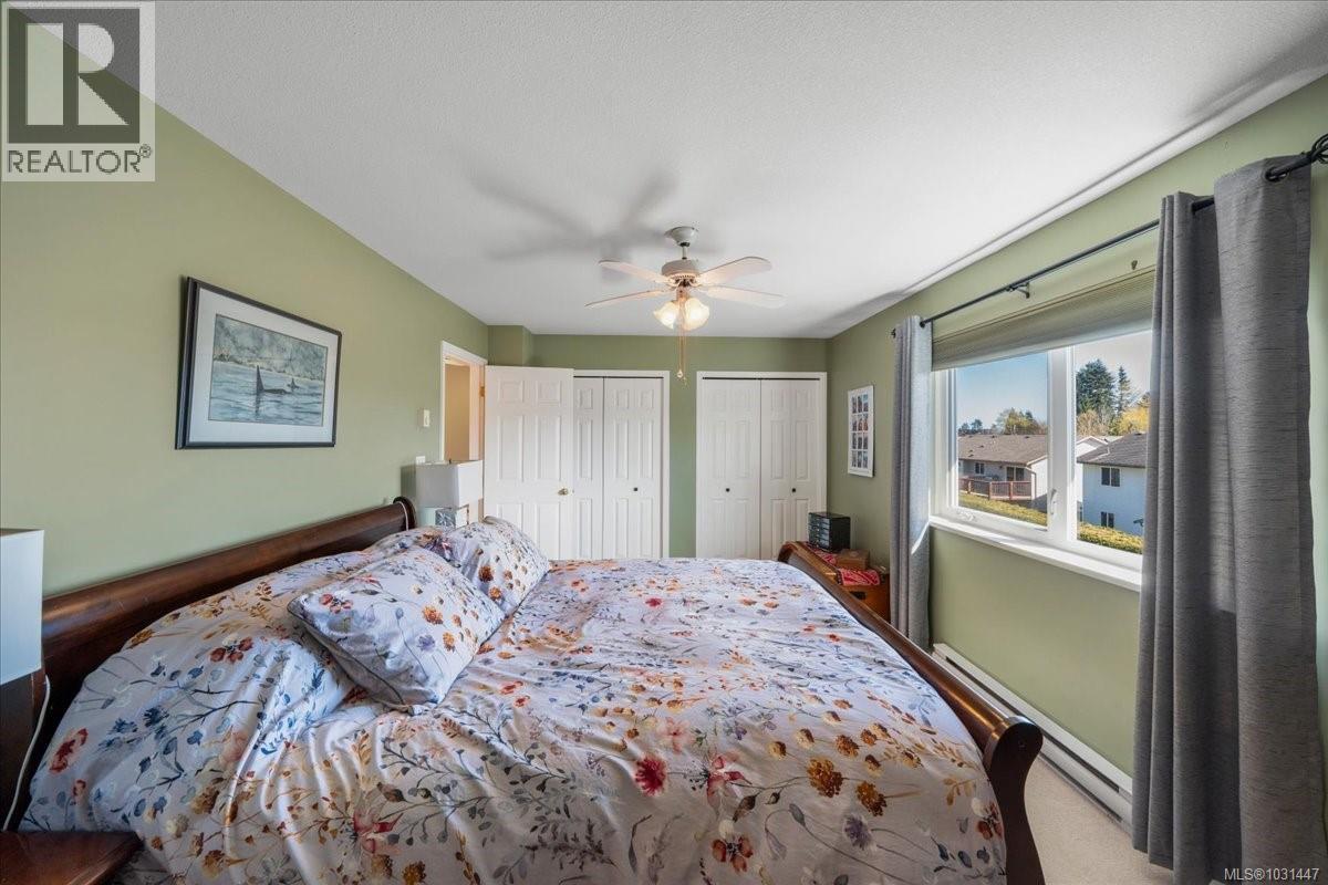 33 2055 GALERNO Rd, Campbell River