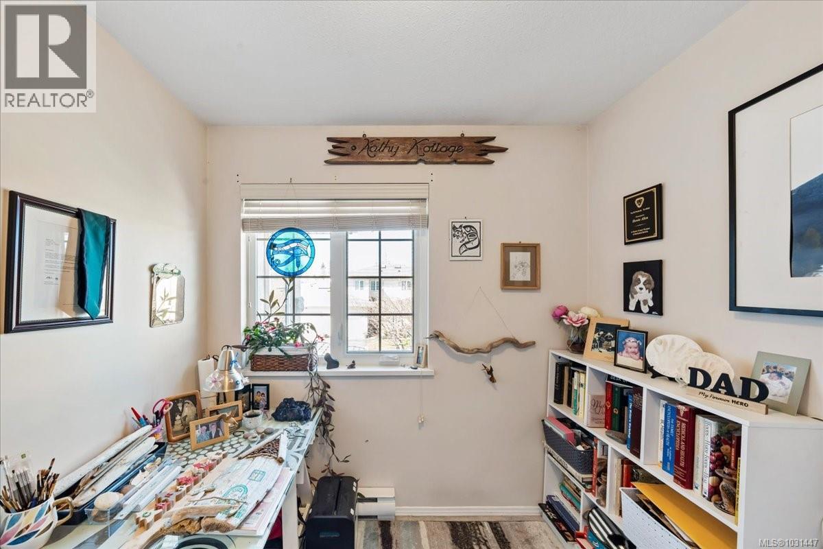 33 2055 GALERNO Rd, Campbell River