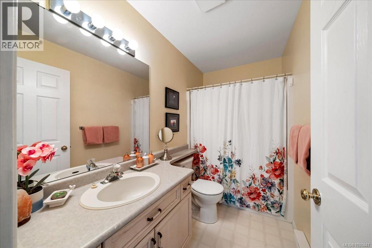 33 2055 GALERNO Rd, Campbell River