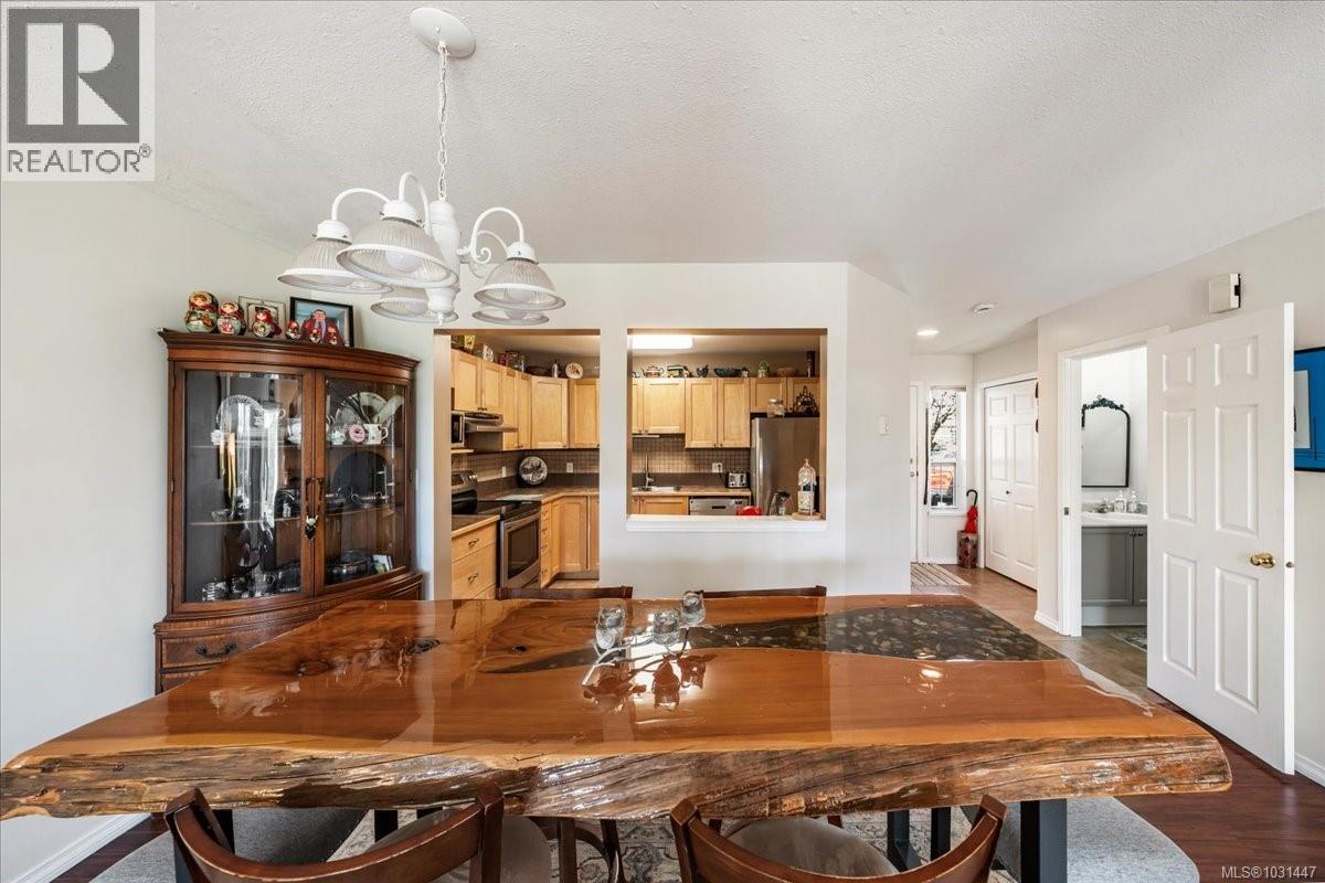 33 2055 GALERNO Rd, Campbell River