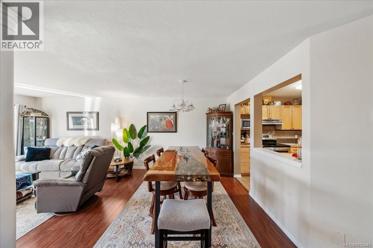 33 2055 GALERNO Rd, Campbell River