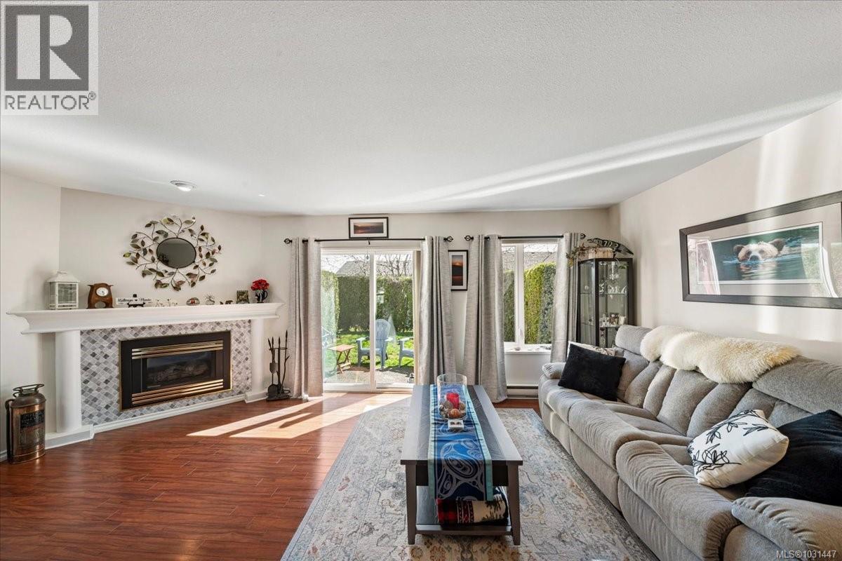 33 2055 GALERNO Rd, Campbell River