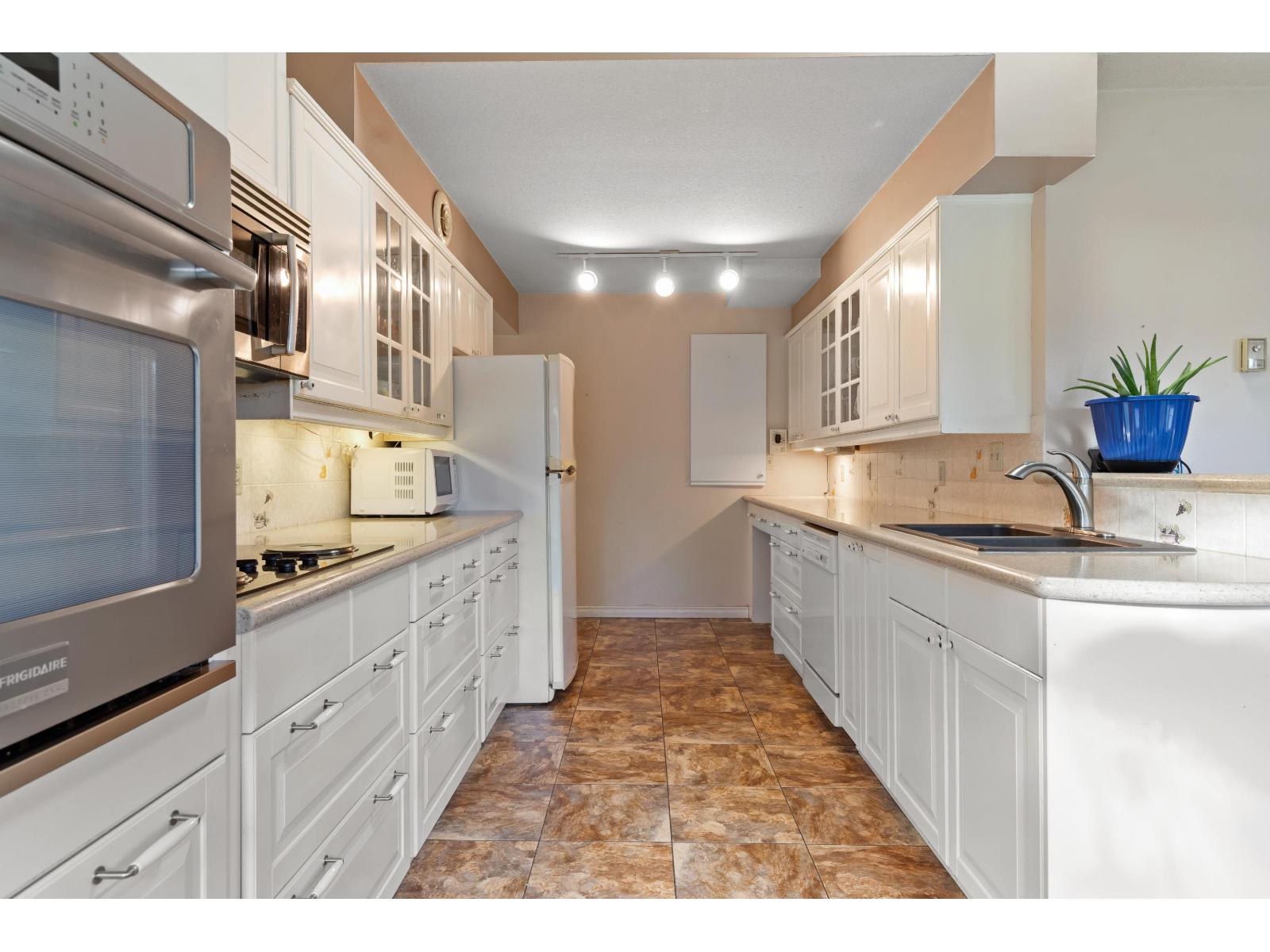 8058 GLOVER ROAD, Langley