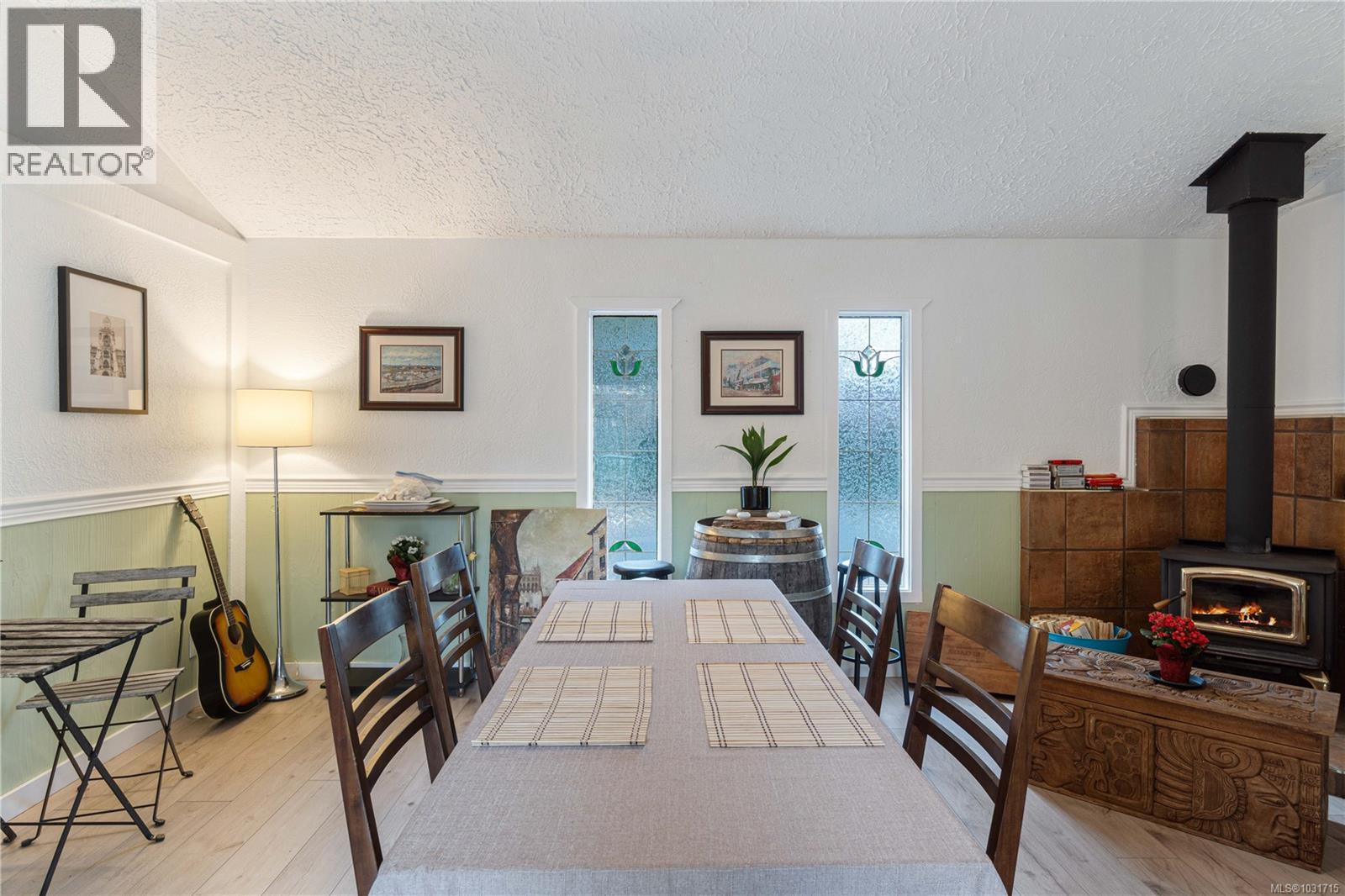 3872 ISLAND HWY W - 14