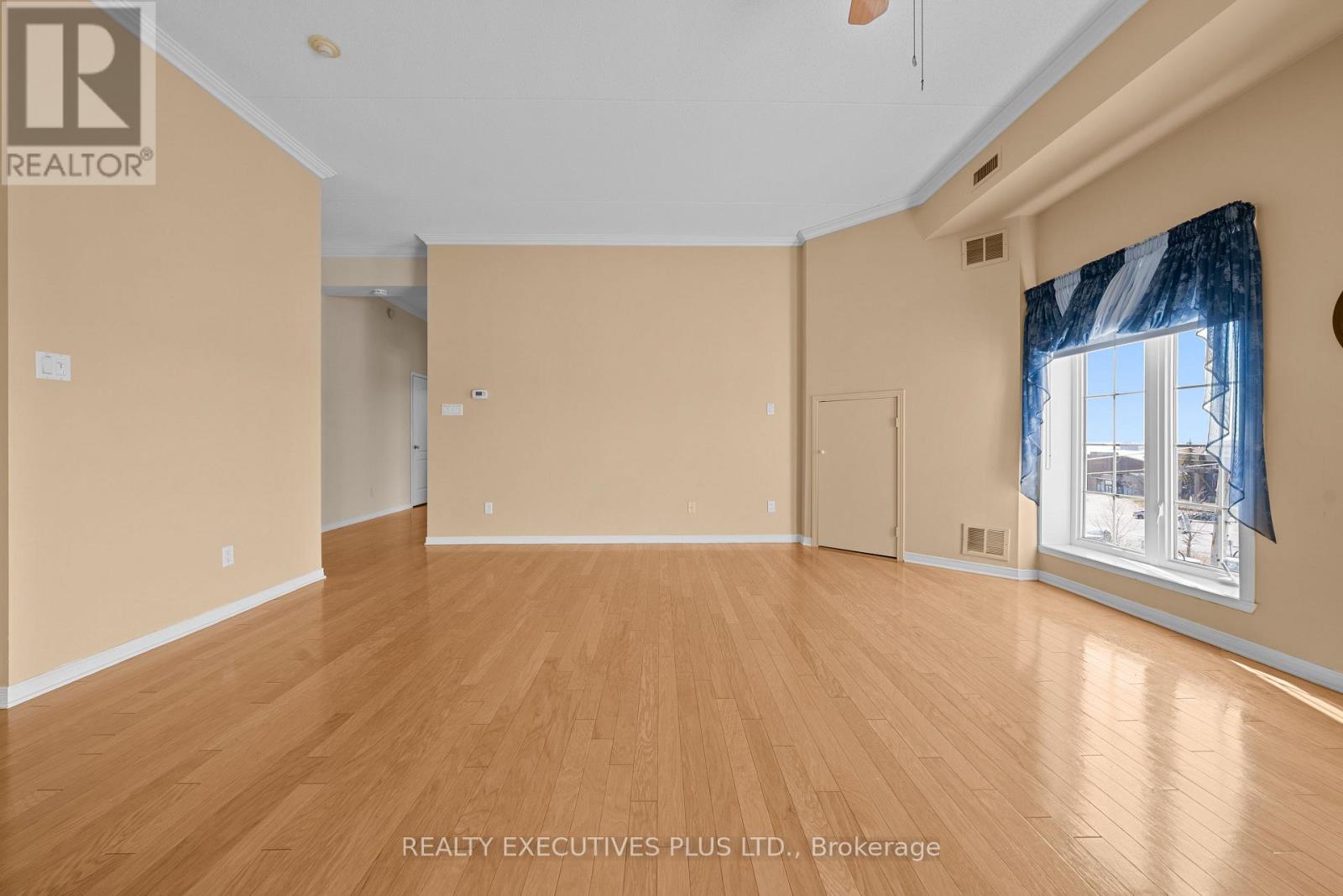 #407 2921 LAURIER STREET - 15