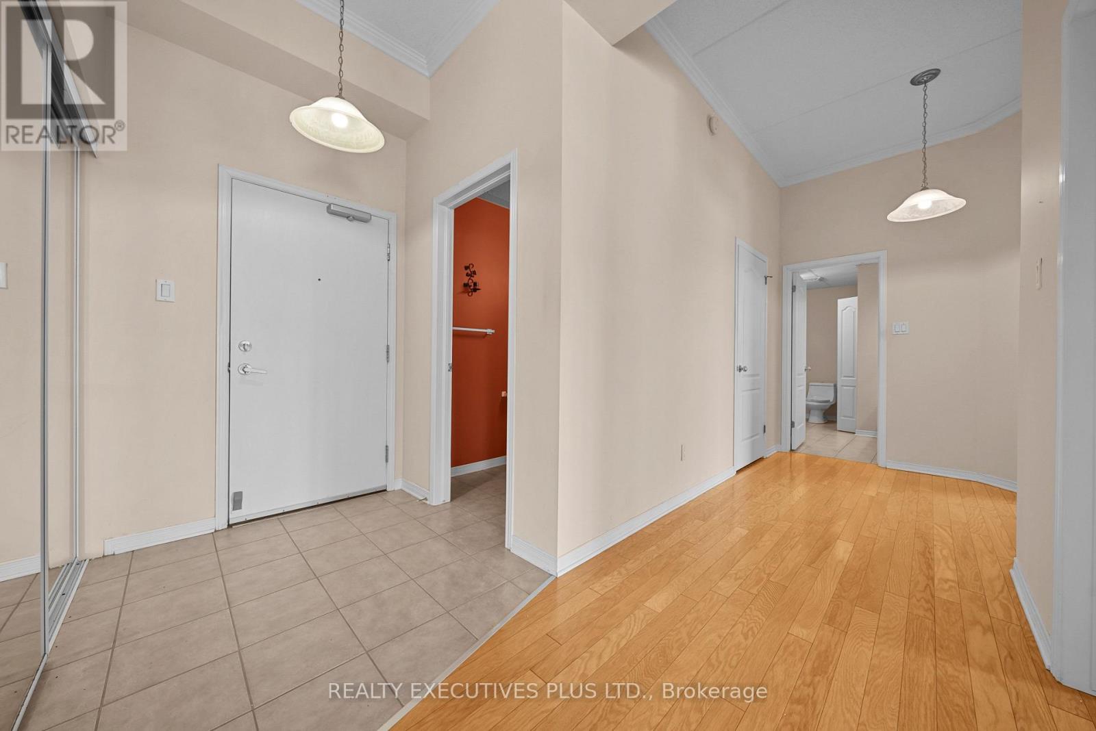 #407 2921 LAURIER STREET - 16