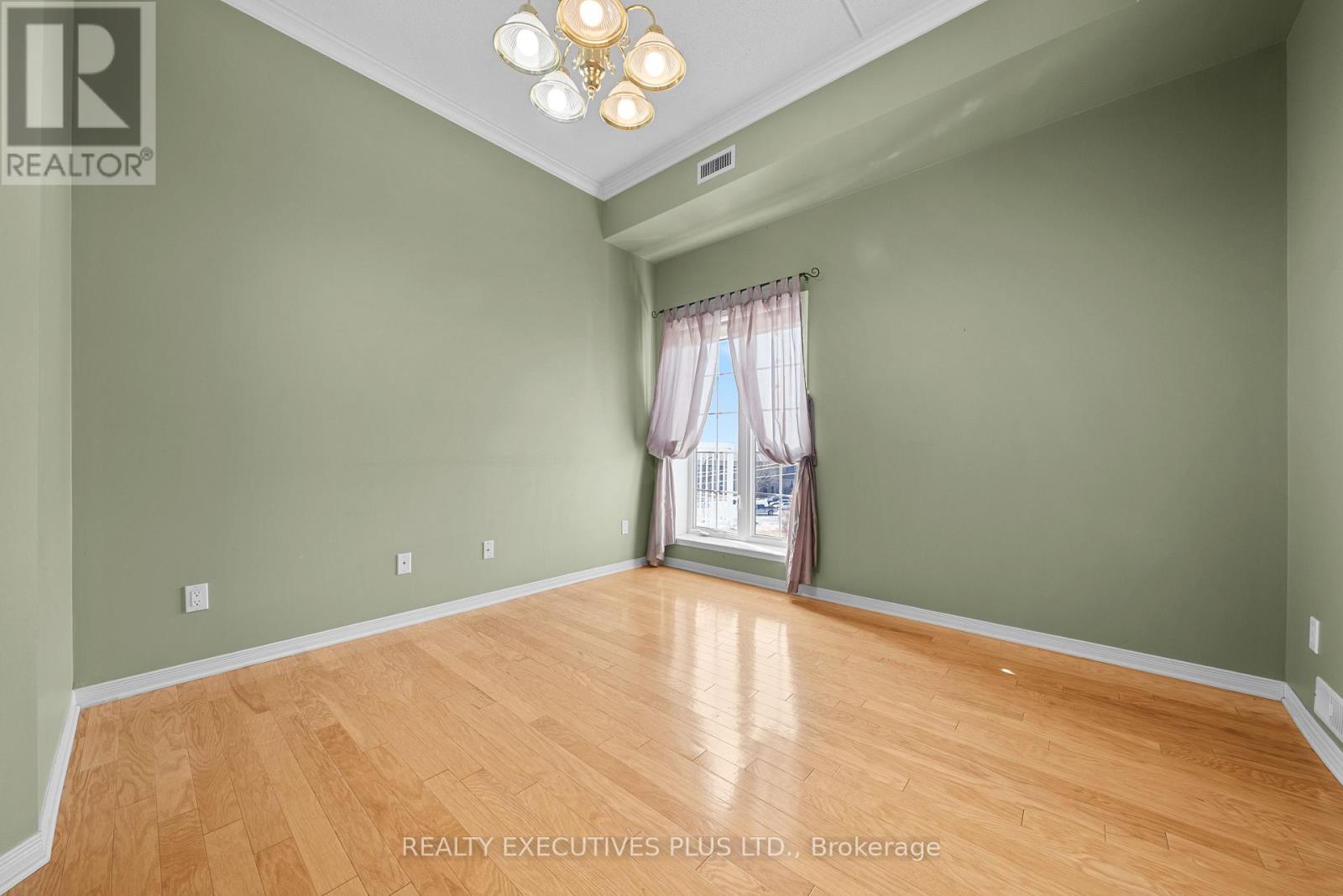 #407 2921 LAURIER STREET - 25