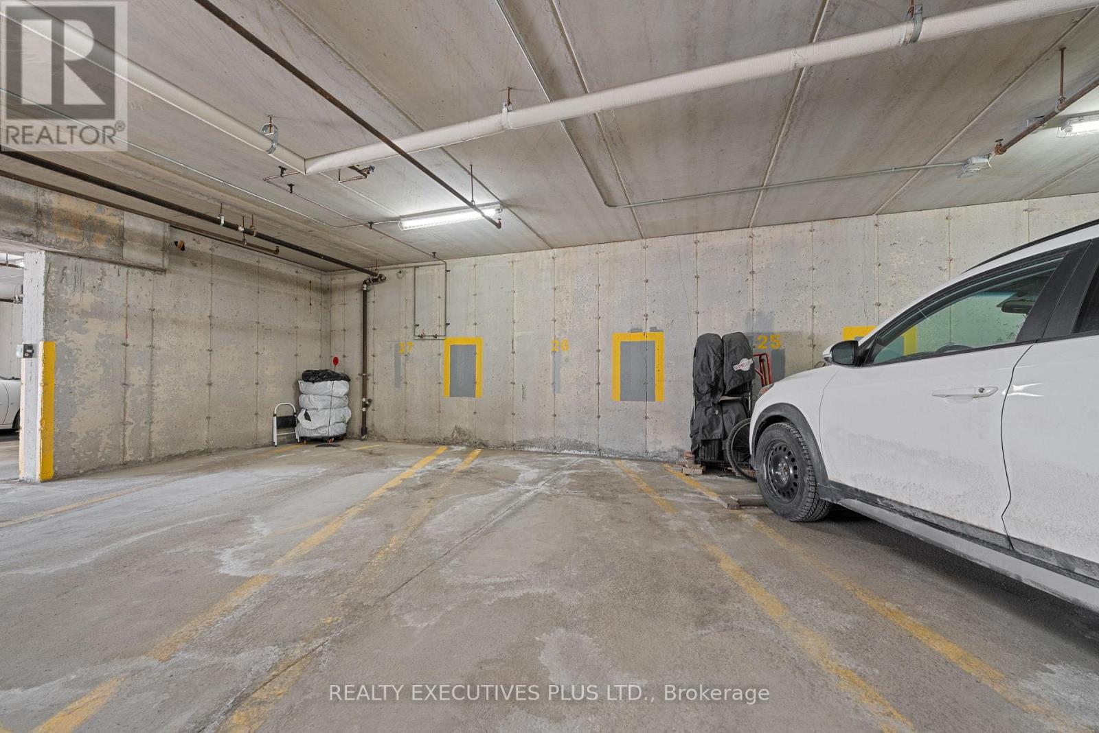 #407 2921 LAURIER STREET - 31