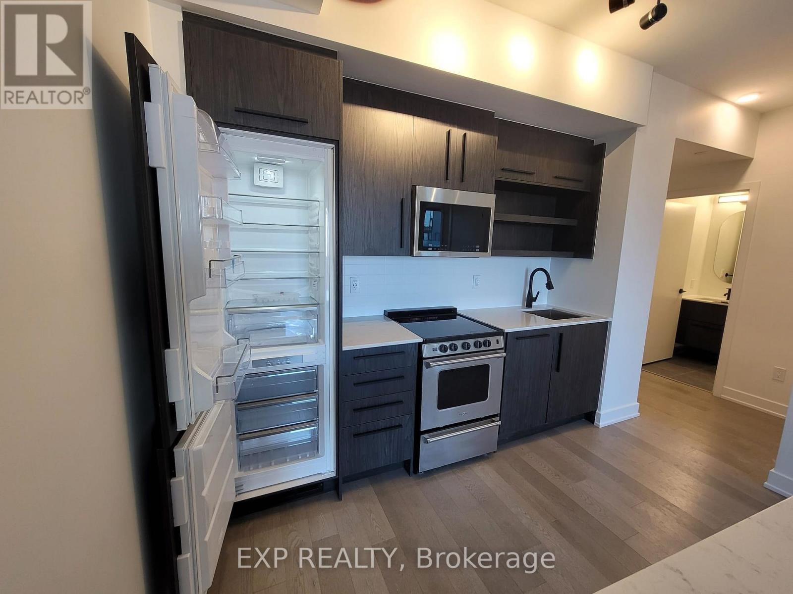 #407 560 RIDEAU STREET - 4