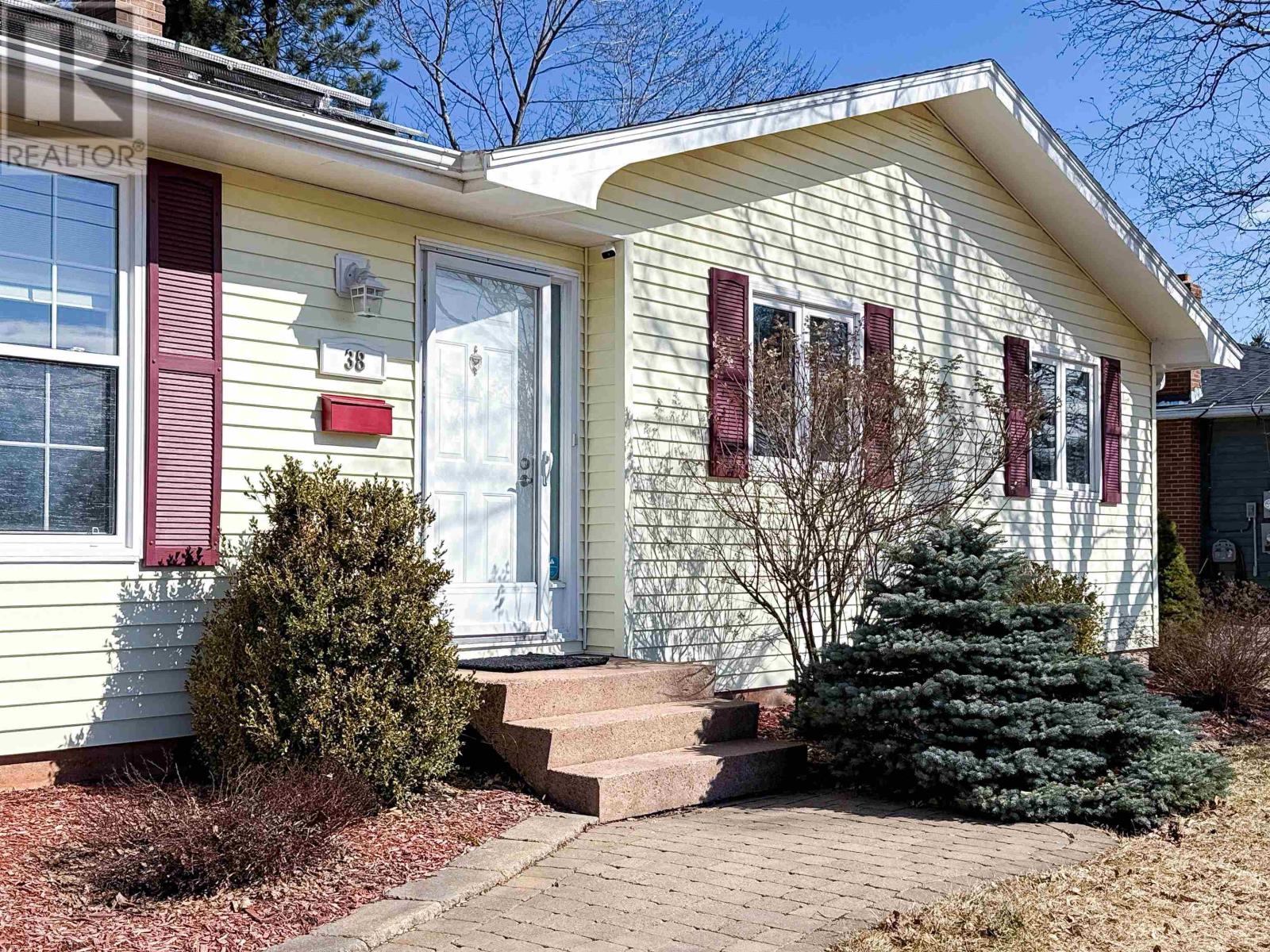 38 GATES DRIVE - Image 2