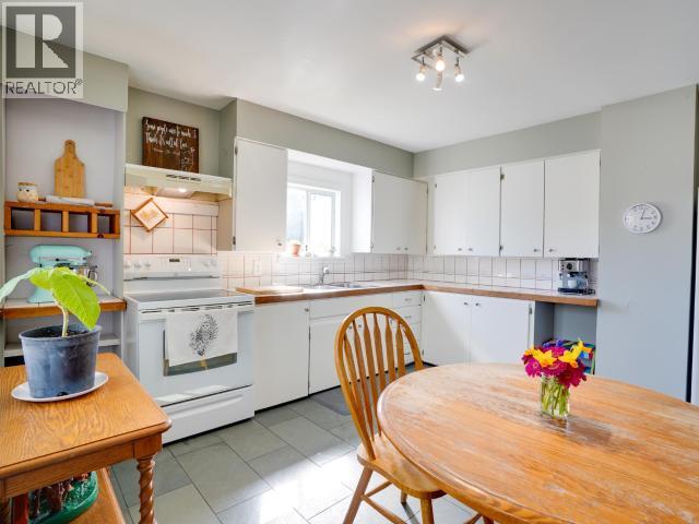 4212 MANSON AVE - 11