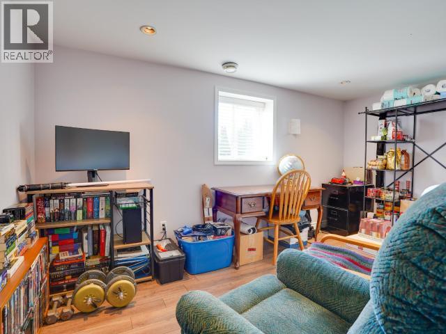 4212 MANSON AVE - 19