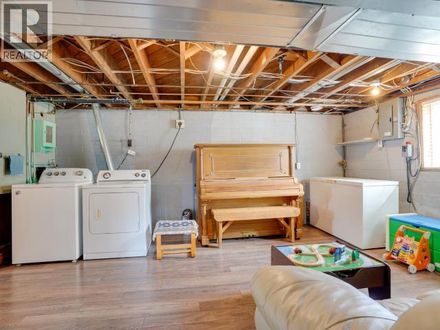 4212 MANSON AVE - 24