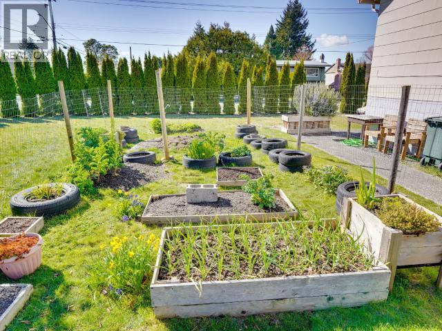 4212 MANSON AVE - 28