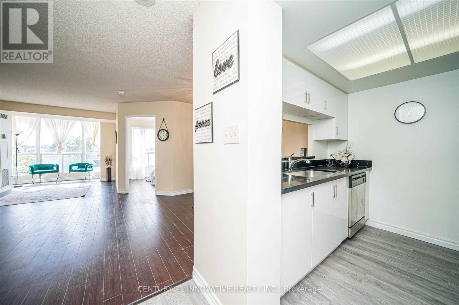 #503 2550 LAWRENCE AVENUE E - 11