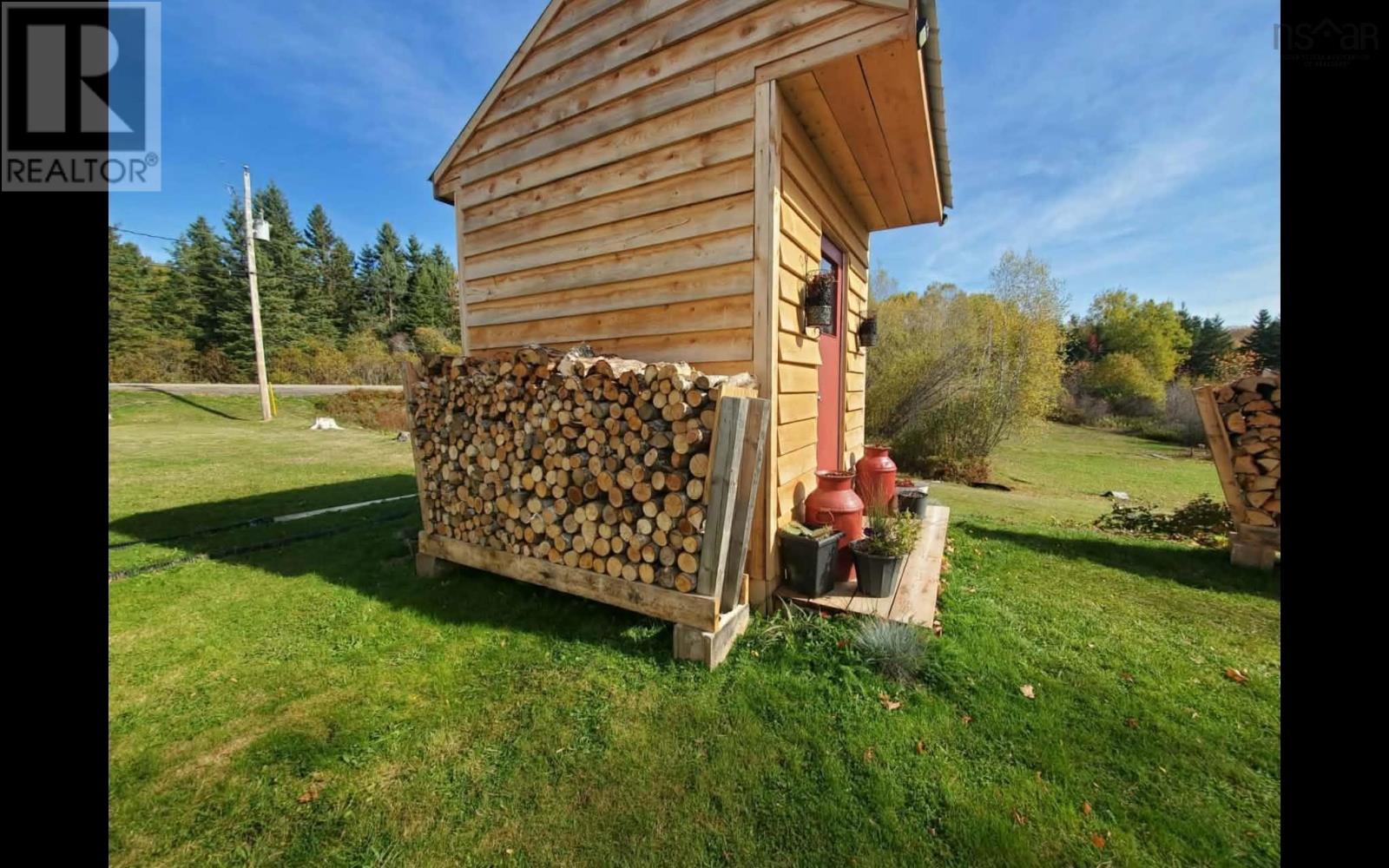 Property 27 of 43 of 997 East River East Side Road