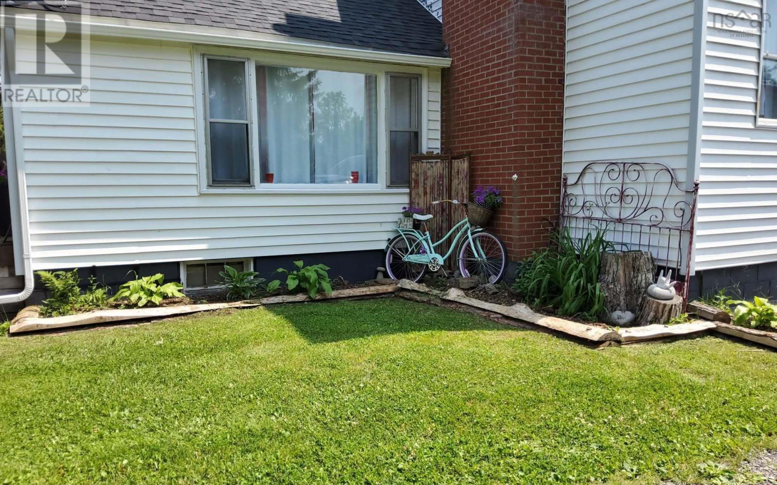Property 5 of 43 of 997 East River East Side Road