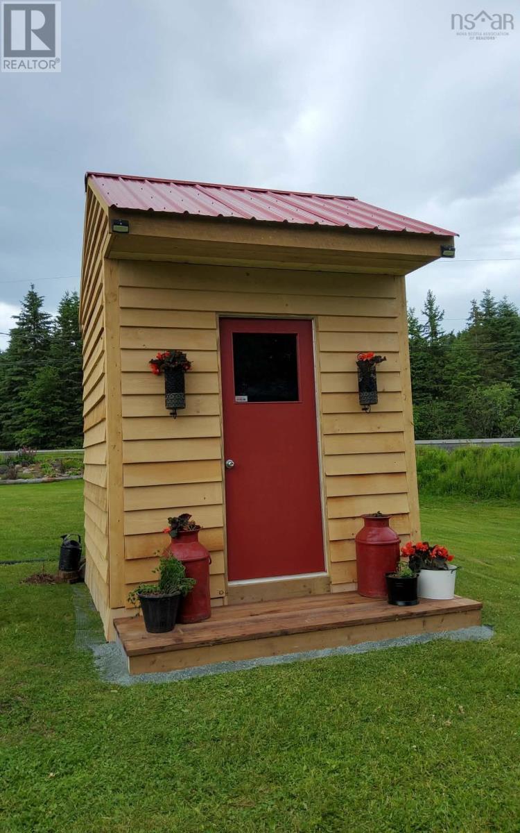 Property 25 of 43 of 997 East River East Side Road