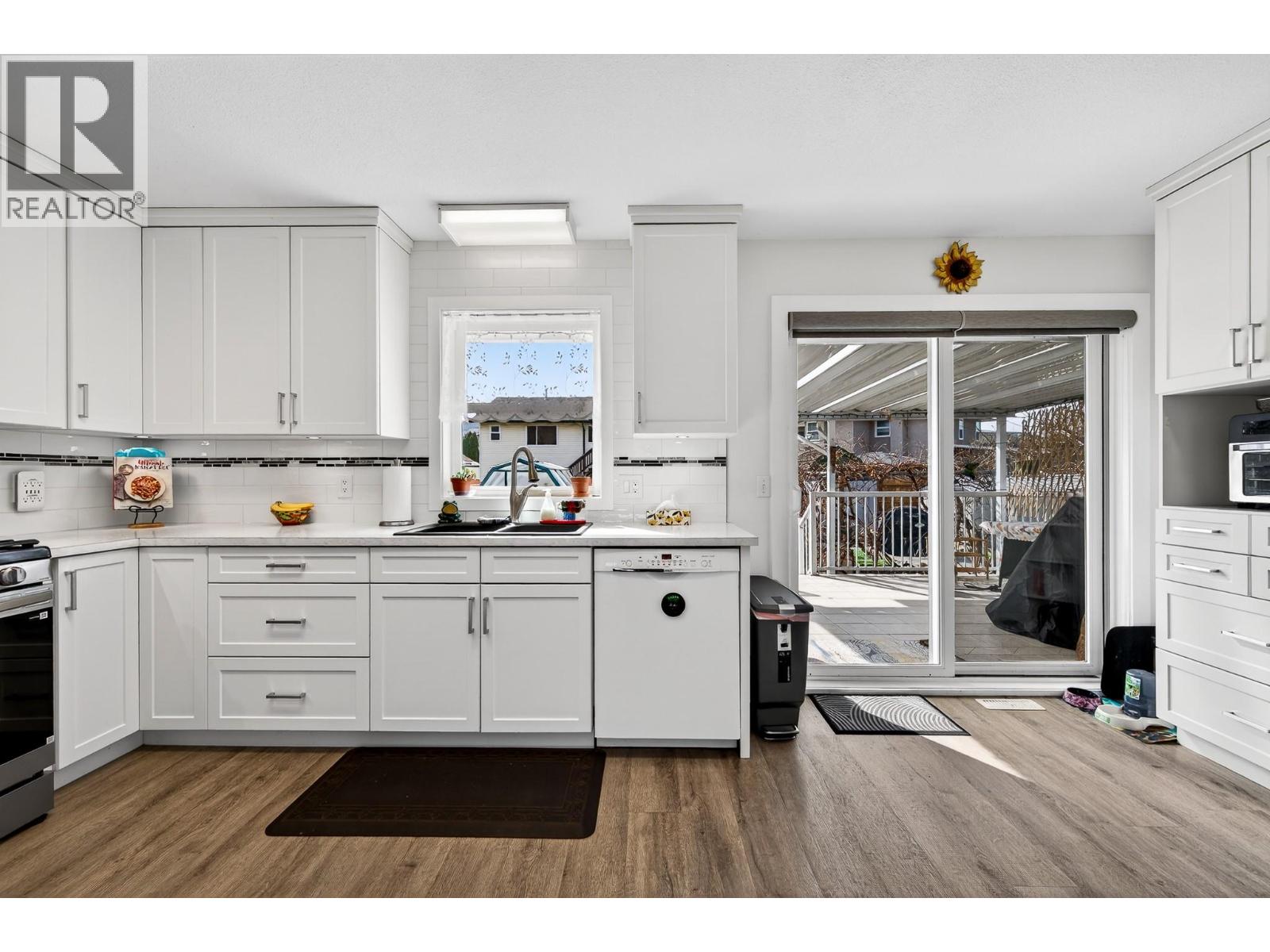 2359 BOSSERT AVENUE - 8