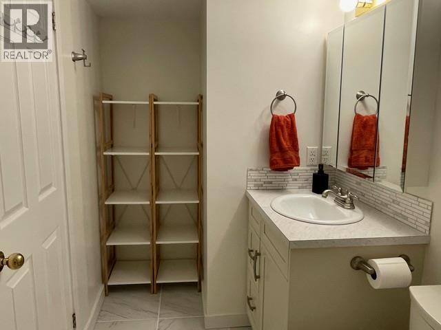 2359 BOSSERT AVENUE - 33