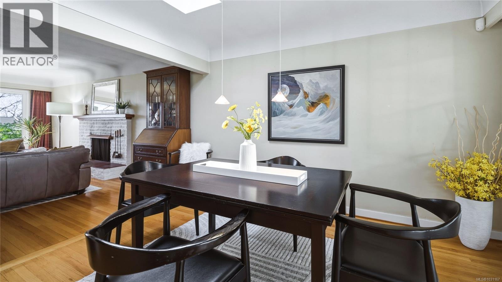  1610 Sonria Place, Saanich