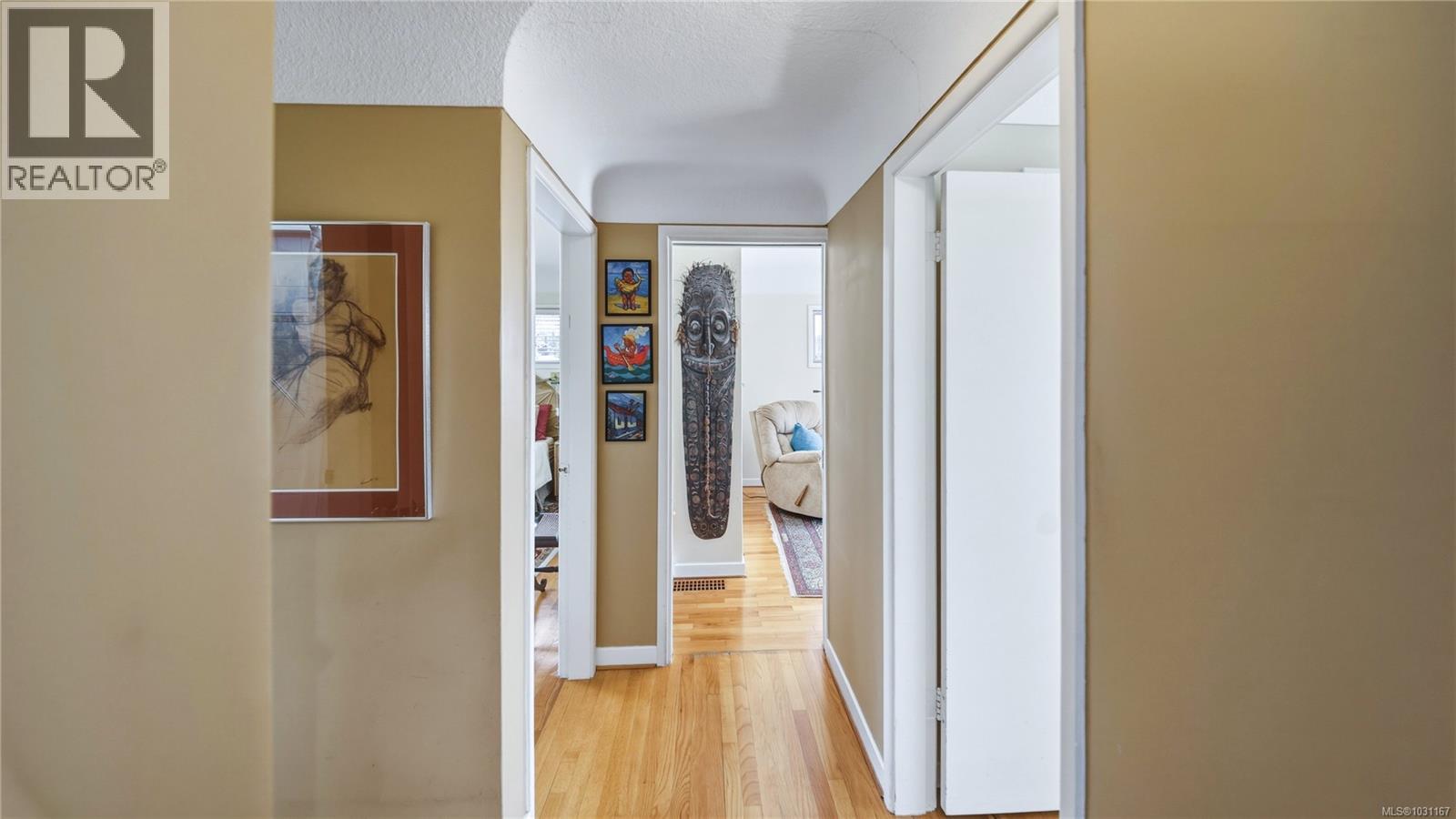  1610 Sonria Place, Saanich