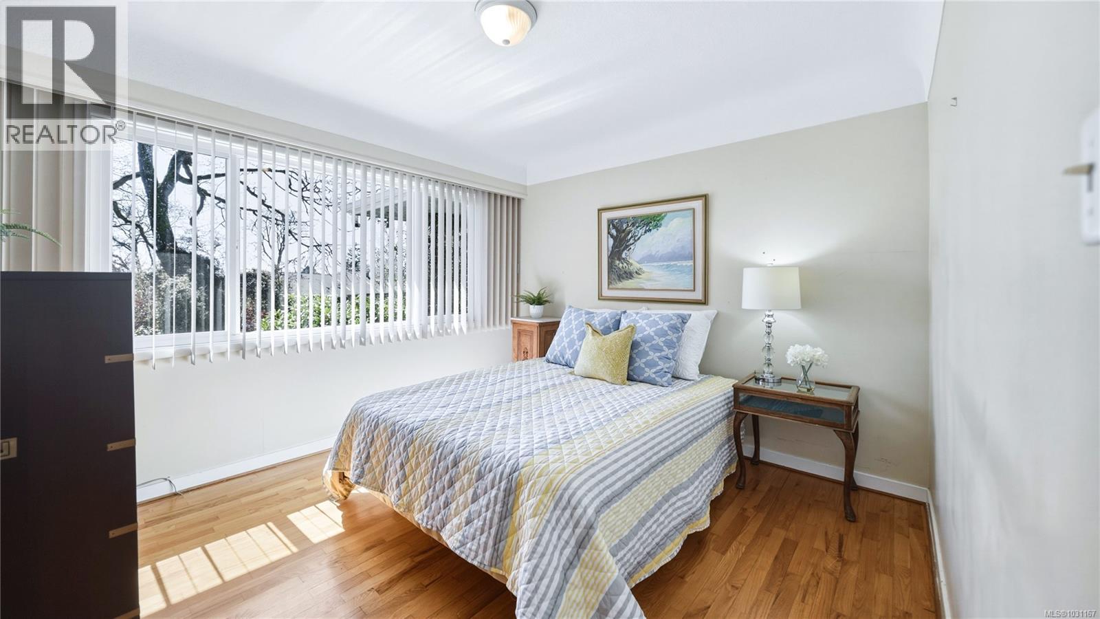  1610 Sonria Place, Saanich