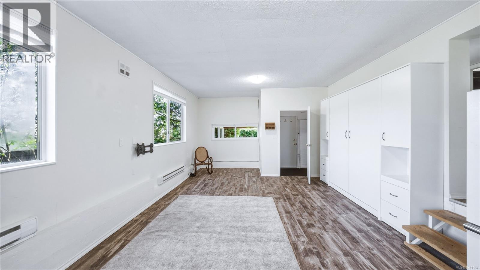  1610 Sonria Place, Saanich