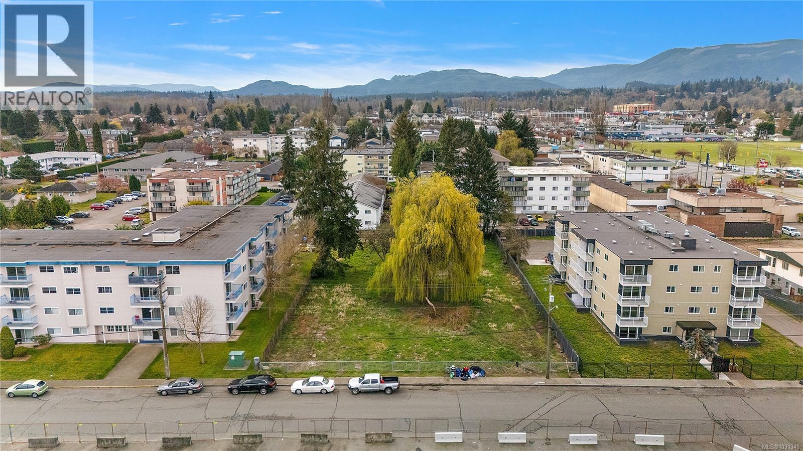  2566 Lewis Street, Duncan