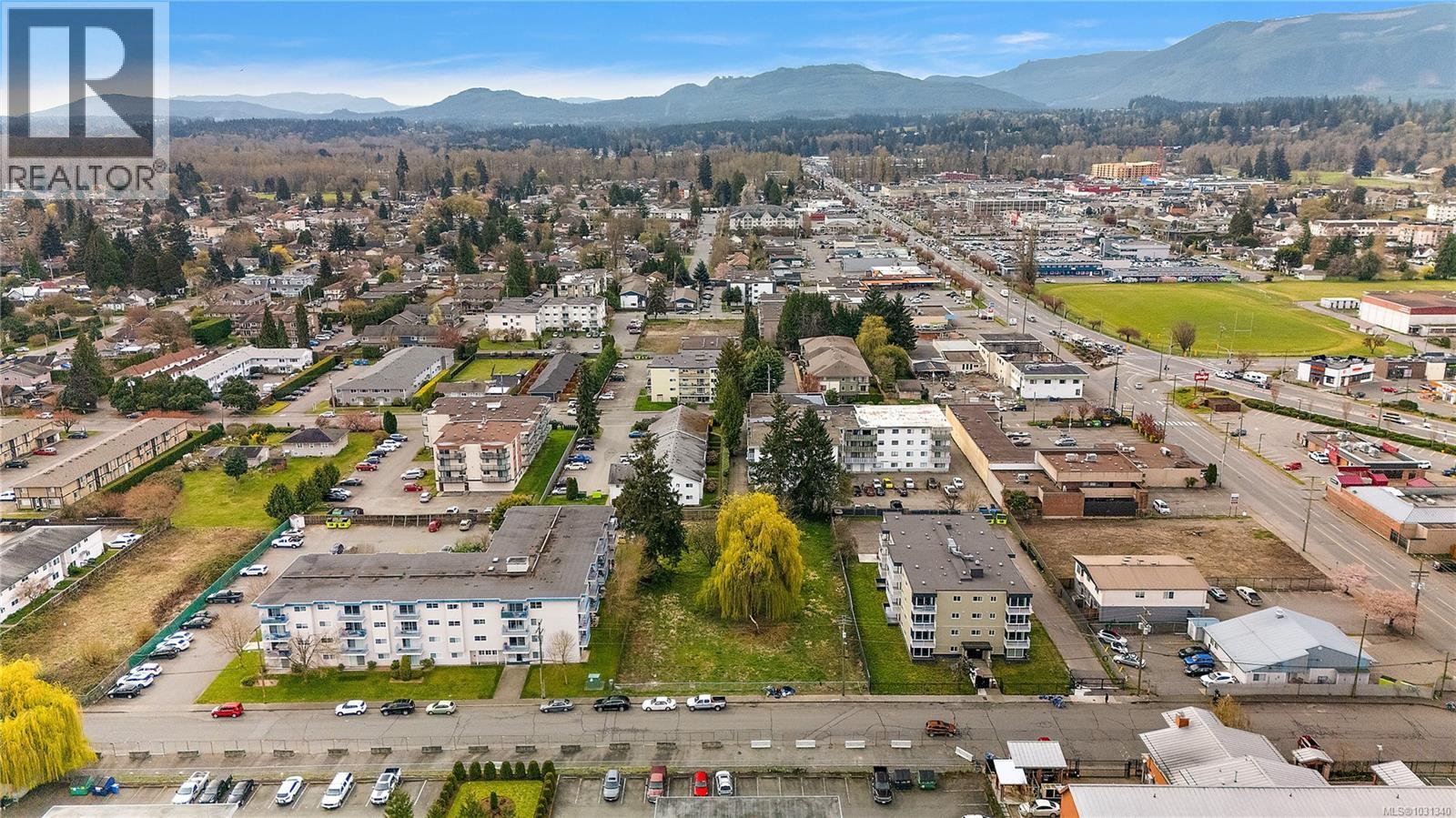  2566 Lewis Street, Duncan