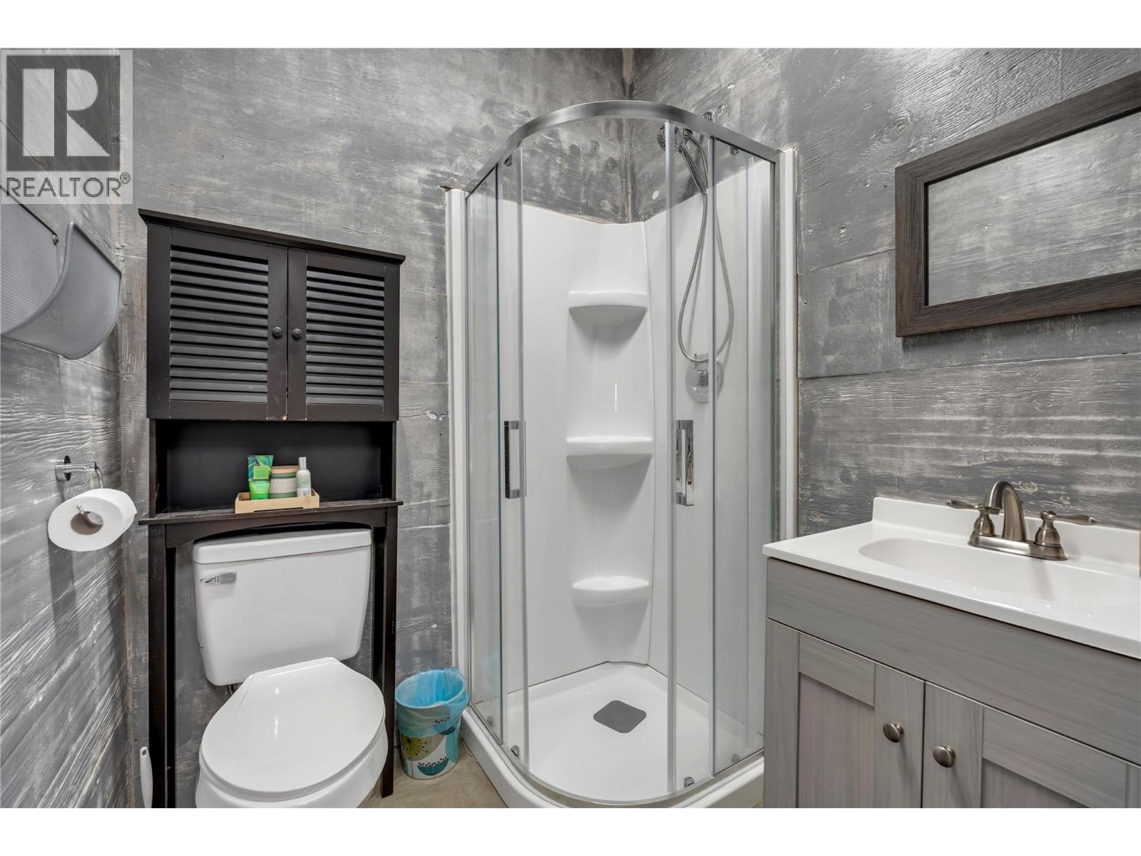  5900 Shamrock Place, Oliver