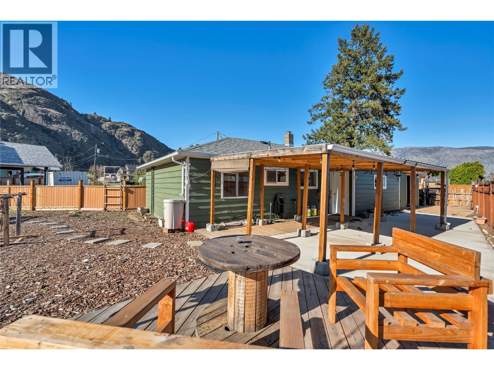  5900 Shamrock Place, Oliver