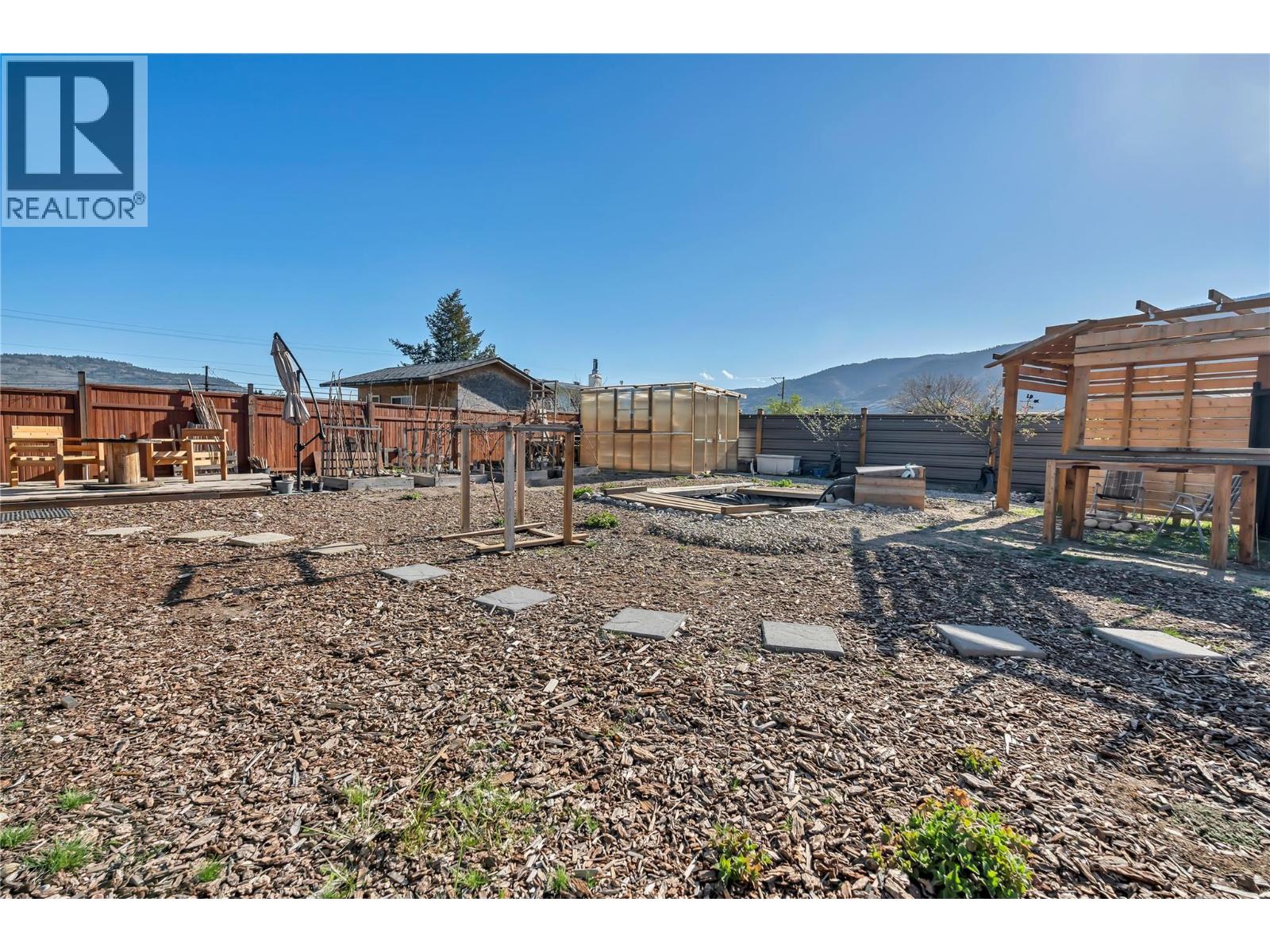 5900 Shamrock Place - 21