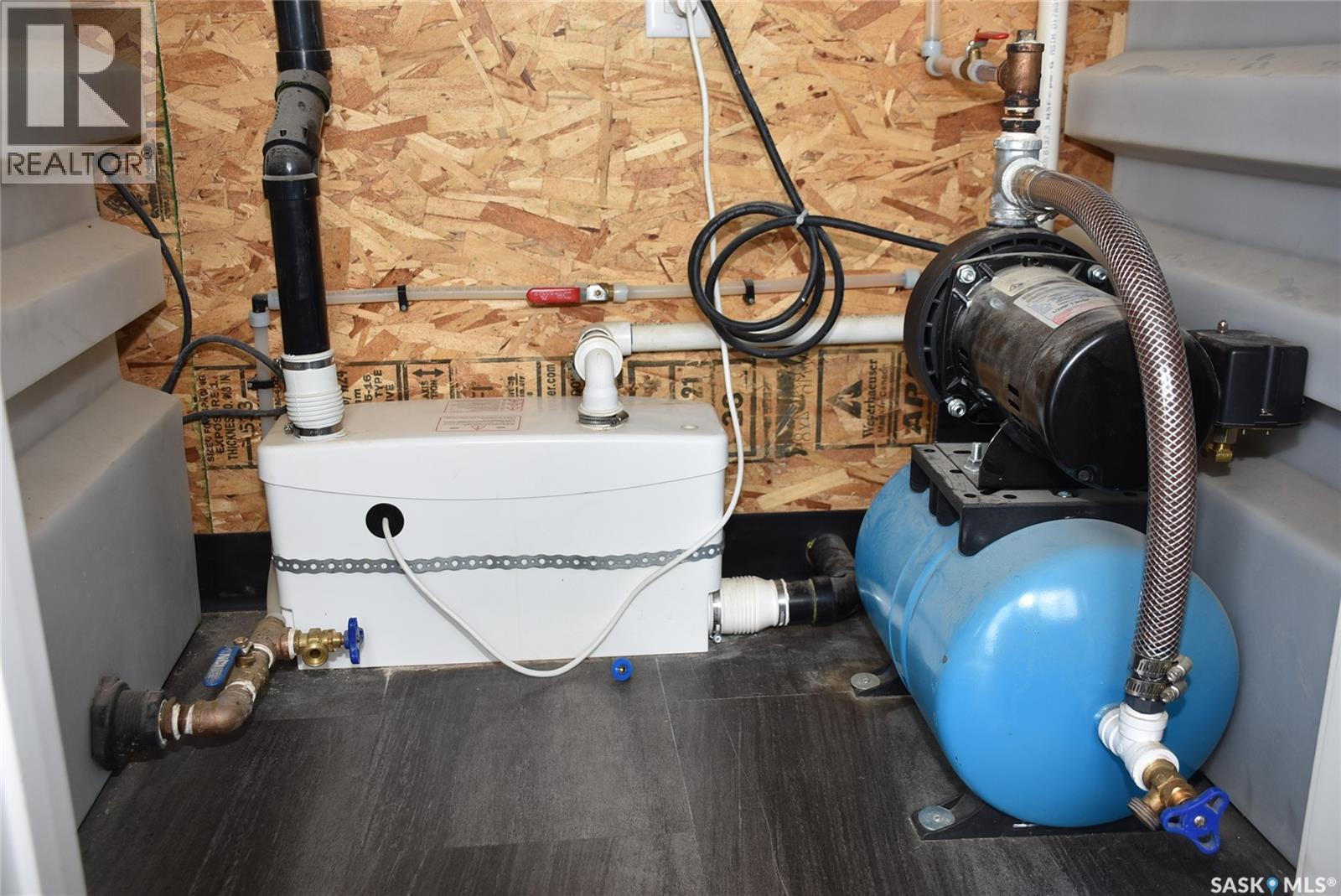 719 PASQUA LAKE ROAD - 28