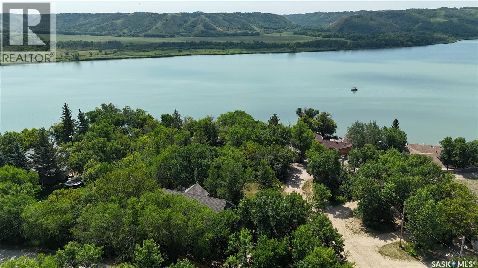 719 Pasqua Lake ROAD - 34