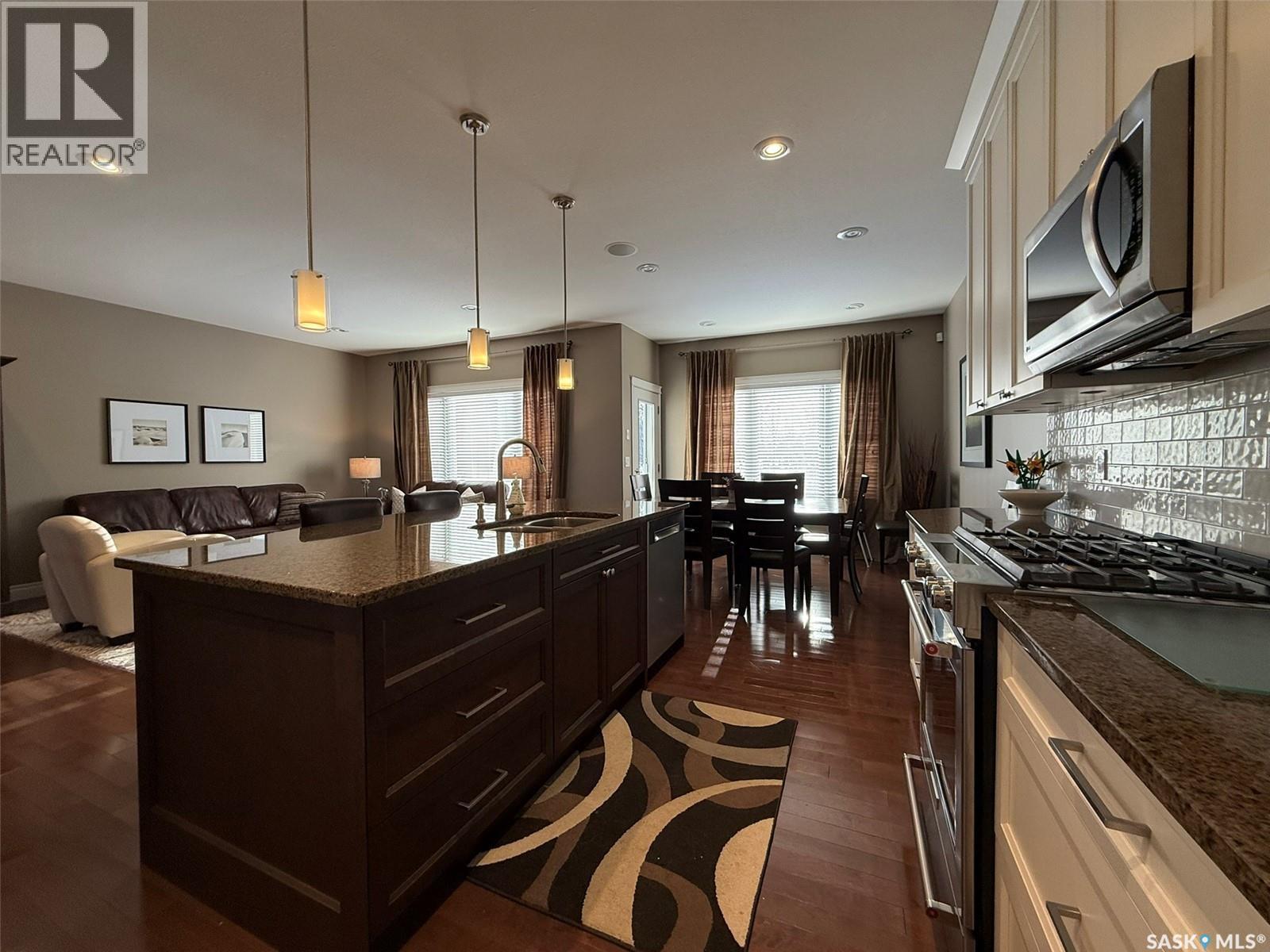 #11 301 CARTWRIGHT TERRACE - 5