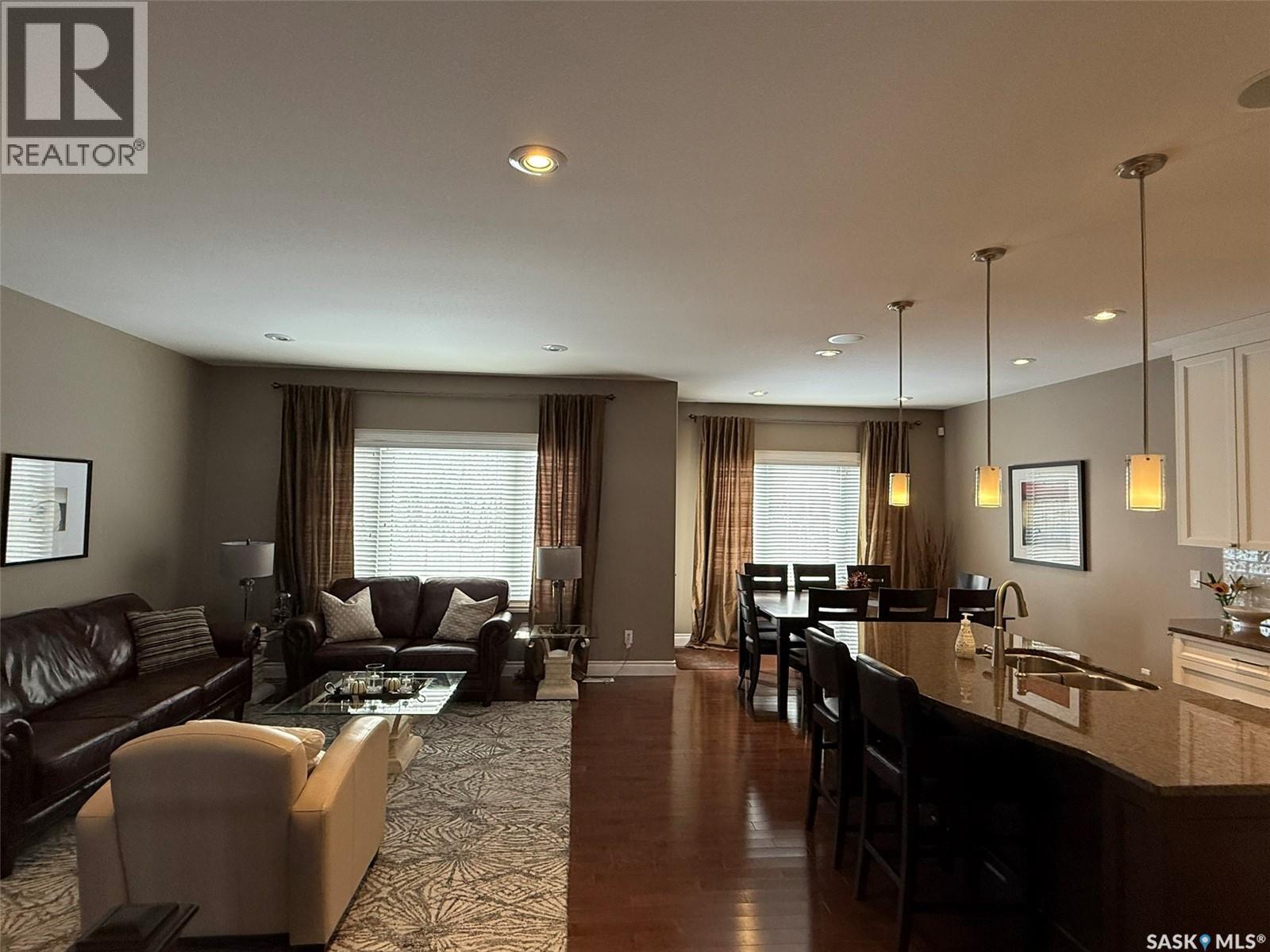 #11 301 CARTWRIGHT TERRACE - 7