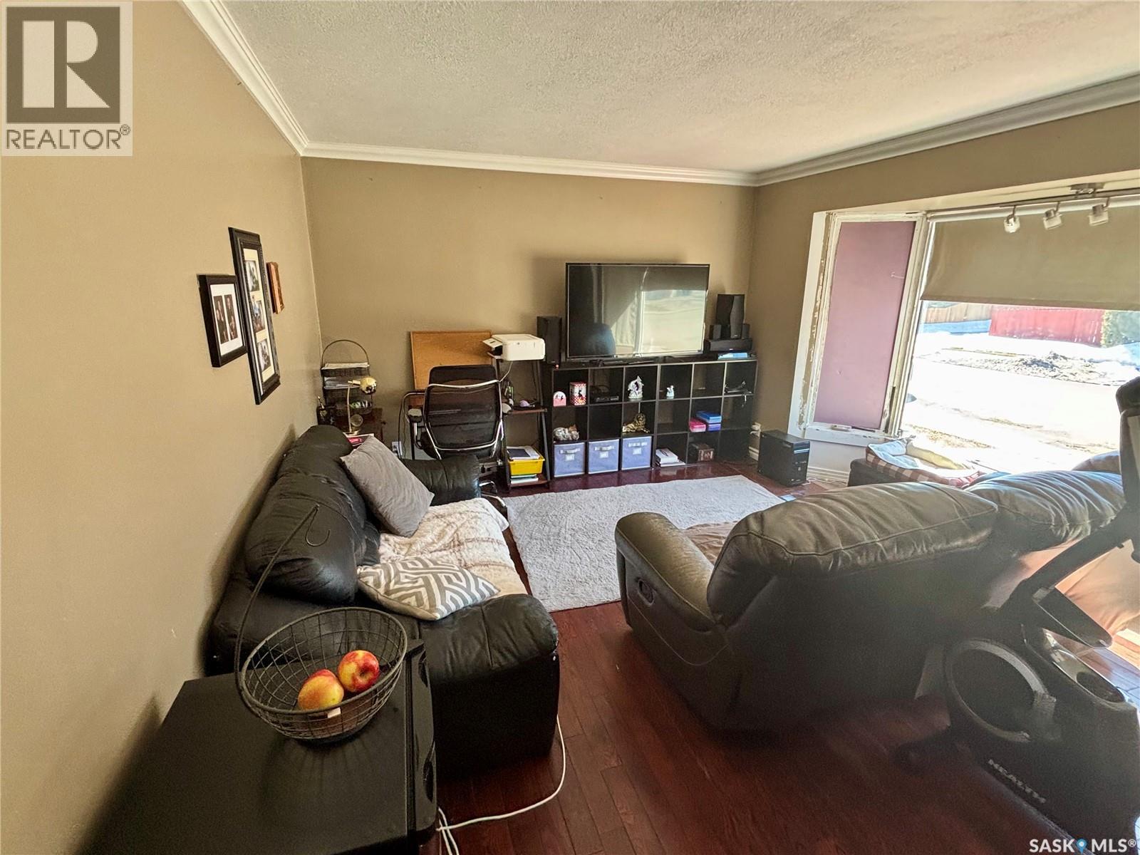 1 Davidson CRESCENT - 10