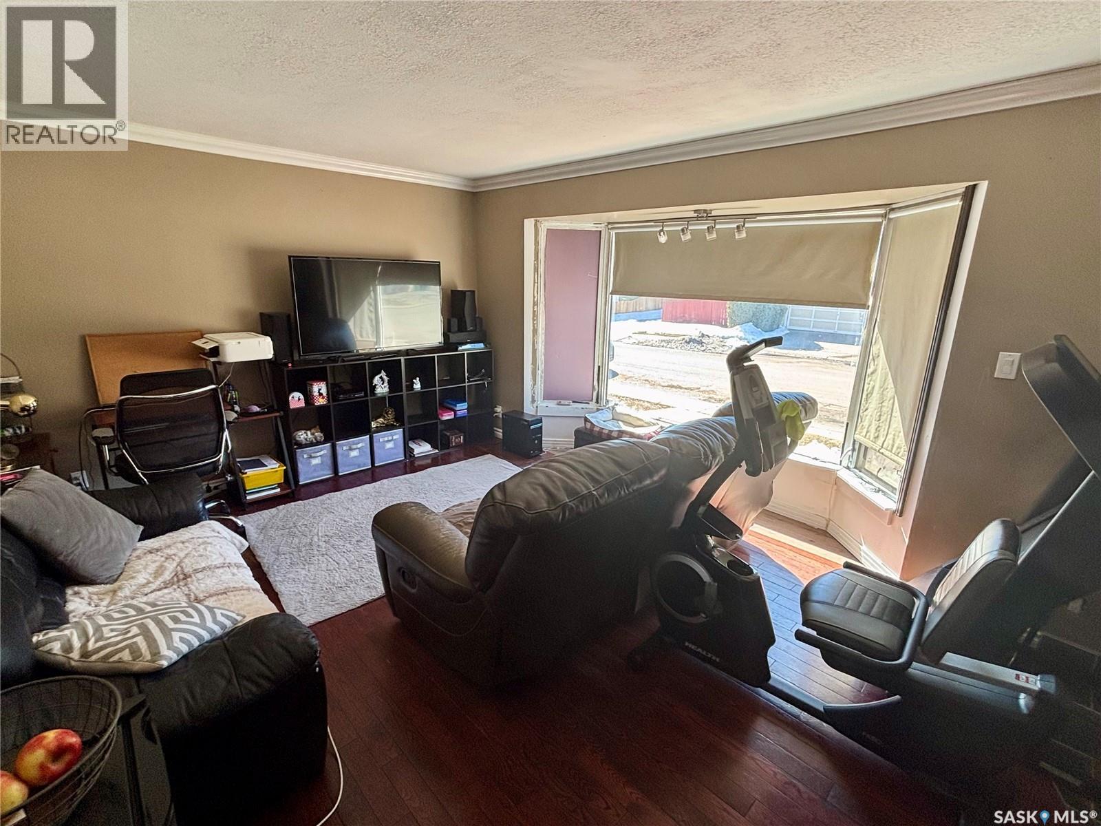 1 Davidson CRESCENT - 12