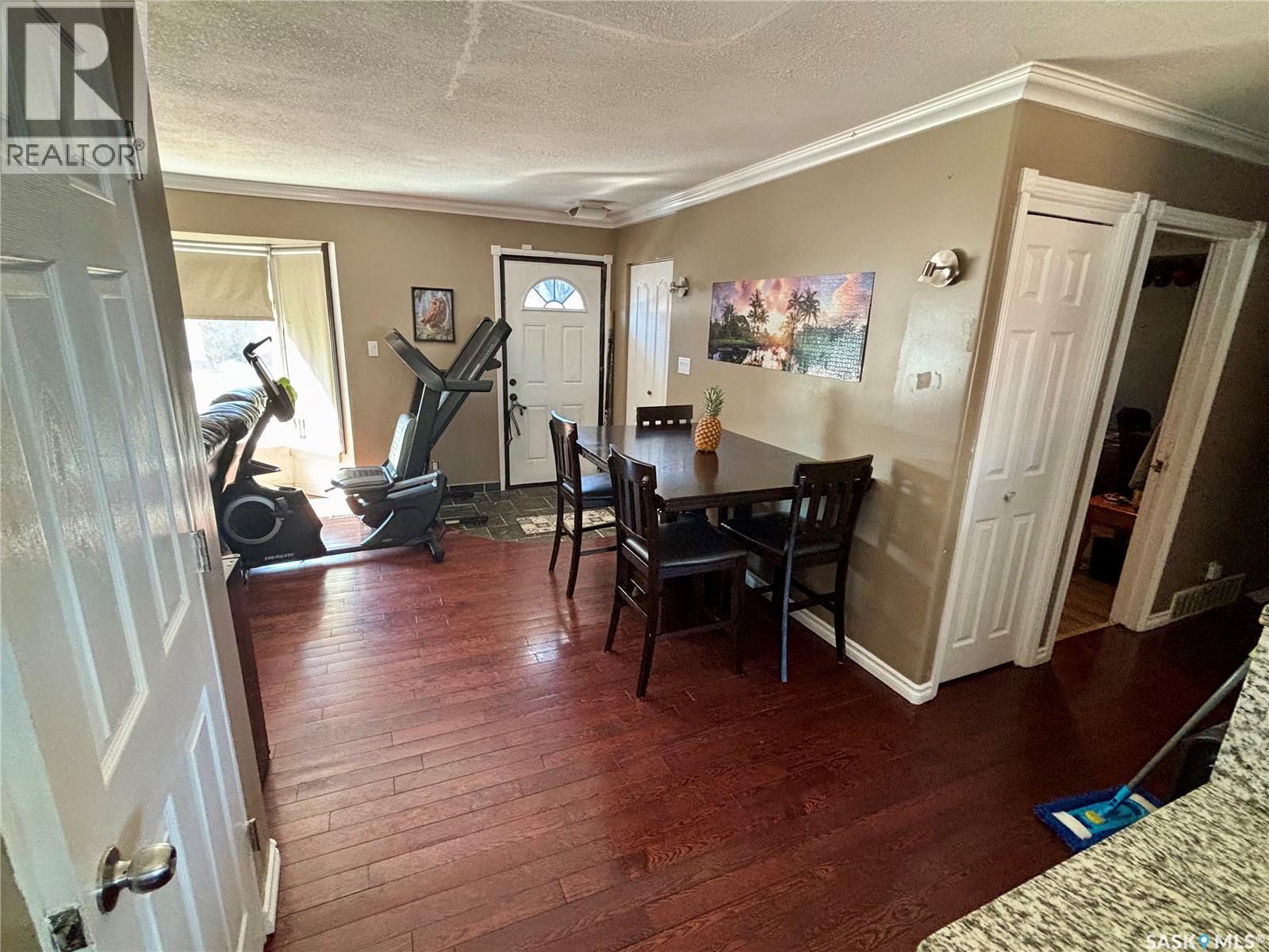 1 Davidson CRESCENT - 13